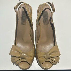 Authentic Valentino wedges size 40